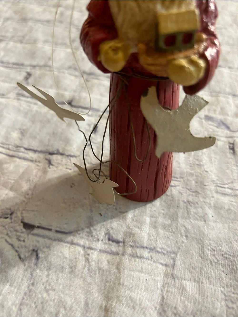 LORI MILLER WISPERING PINES CARVED FOLK ART SANTA ORNAMENT HOLDING BIRDHOUSE